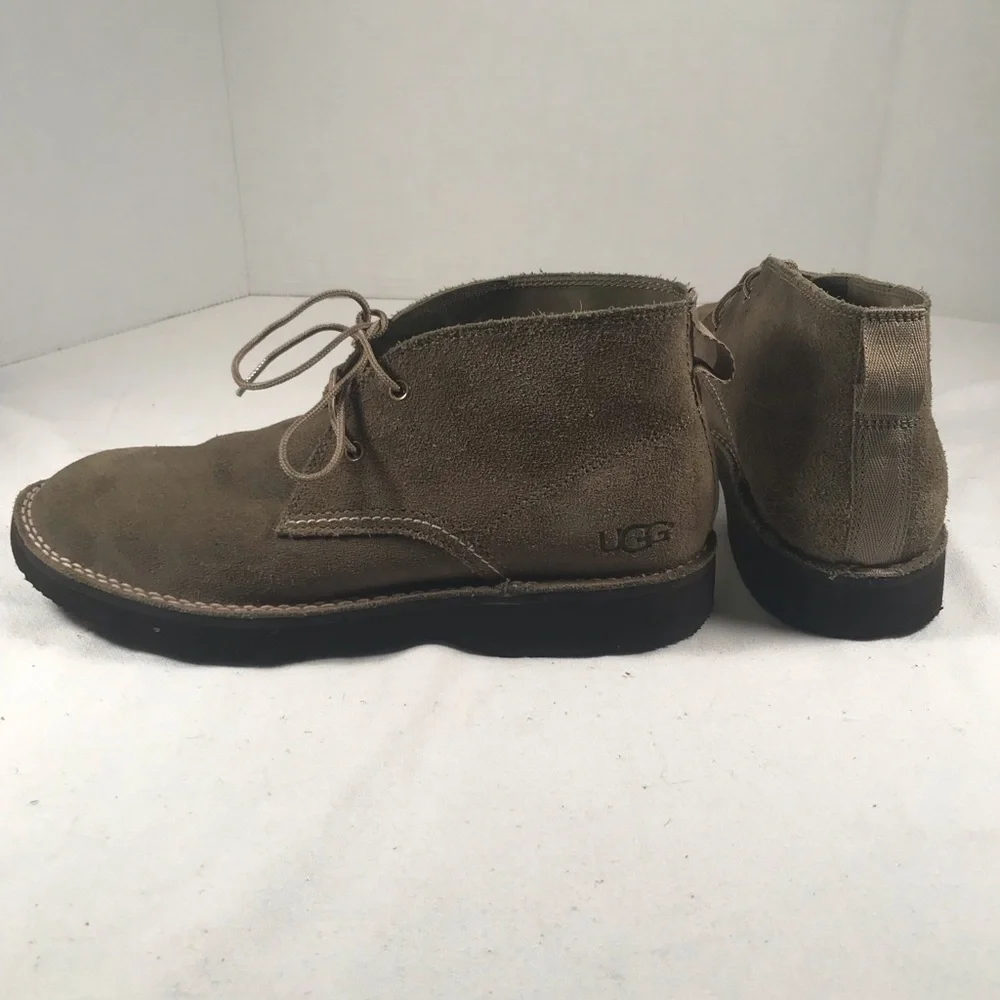 UGG Men’s Taupe Suede Lace Up Camino Chukka Boots